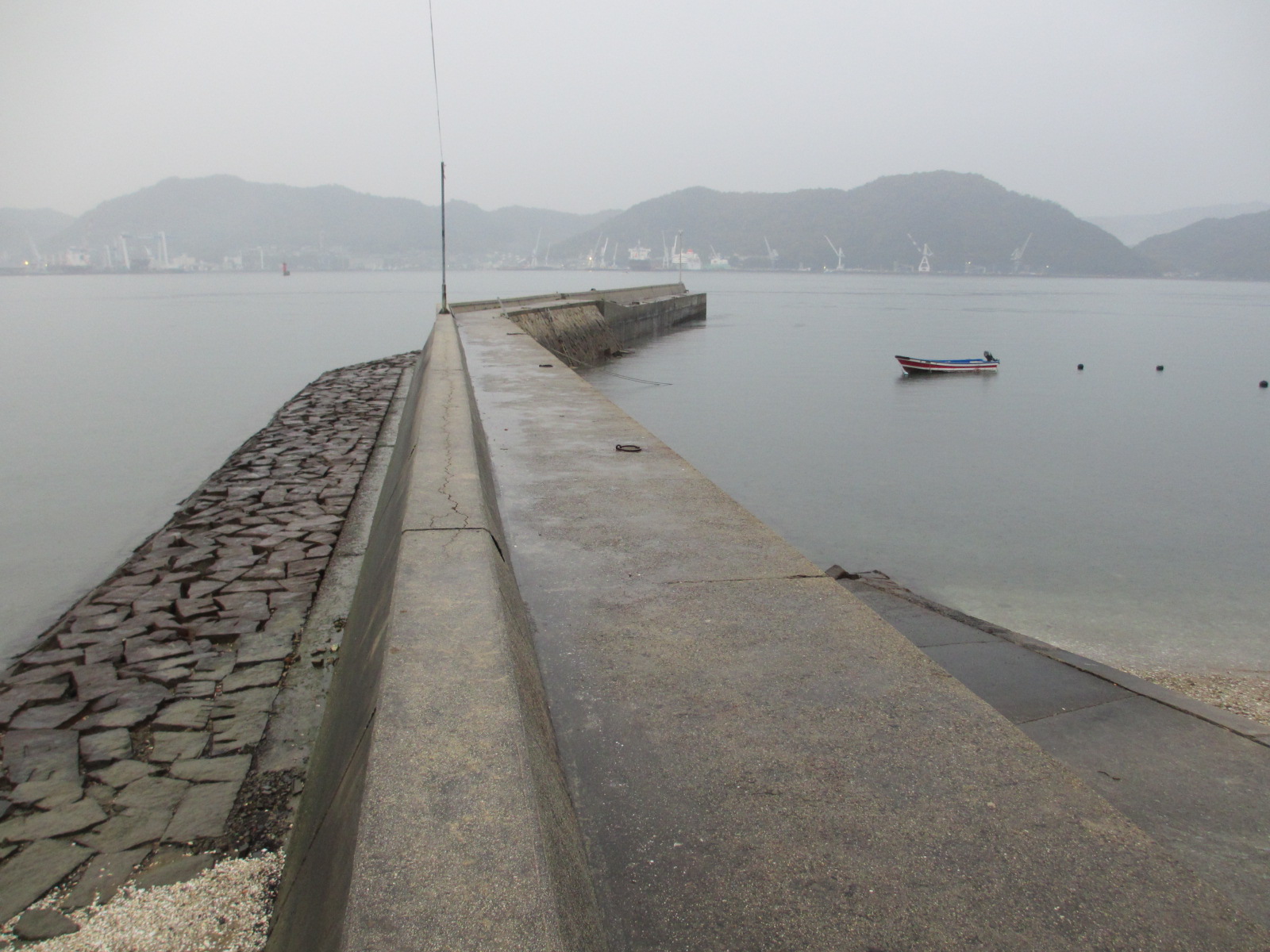 田島内海中学校前の波止の釣りポイント